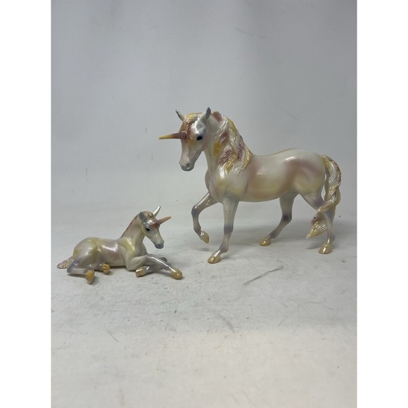 Breyer Other - BREYER TRADITIONAL SIZE ALIDA & ELIDOR PEARL UNICORNS - VERY NICE
